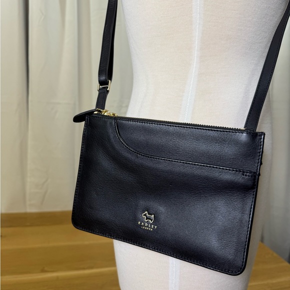 Radley London Crossbody Black Leather Pockets Zip top Bag great organization - Picture 3 of 14